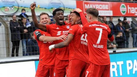 Kwasi Wriedt (2.v.l.) erzielte den Siegtreffer