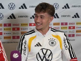 Die deutsche U21-Nationalmannschaft hat in der EM-Qualifikation 6:0 gegen Malta gewonnen. Bayern-Profi Tom Bischof glänzte dabei als Dreierpacker - und offenbart, wo der Spielball gelandet ist. 