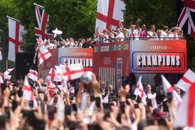 England-Heldinnen mit rauschender Party