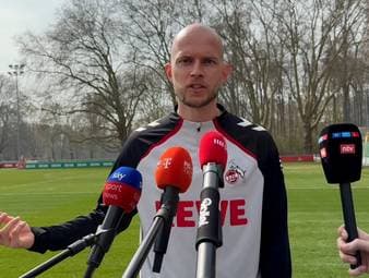 René Wagner übernimmt als Interimscoach beim 1. FC Köln. Zuvor arbeitete er bereits als Co-Trainer unter der Leitung von Lukas Kwasniok sowie Steffen Baumgart. Der 37-Jährige erzählt von der Bedeutung der beiden Cheftrainer für ihn und seine mögliche Trainerkarriere.