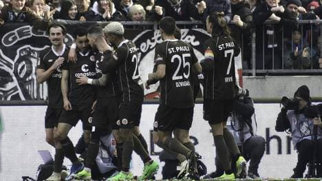 St. Pauli jubelt über den Führungstreffer