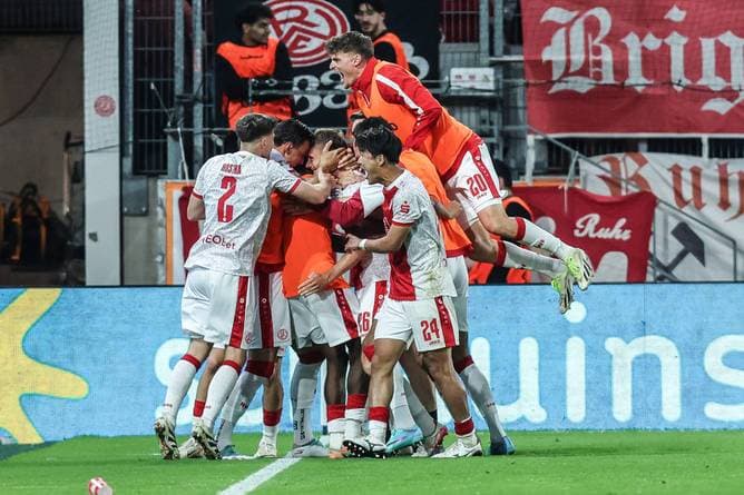 Traumfreistoß stößt Tor zur 2. Bundesliga auf