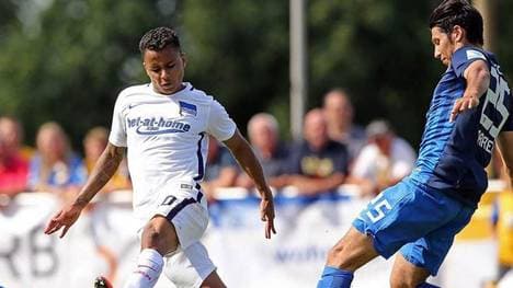 Allan (l.) läuft künftig für Hertha BSC auf