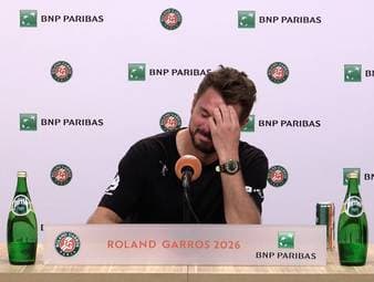 Stan Wawrinka beendet nach der Saison seine Karriere. Nach seinem letzten Match bei den French Open zeigt er sich sentimental - und kassiert viel Applaus von den Journalisten.