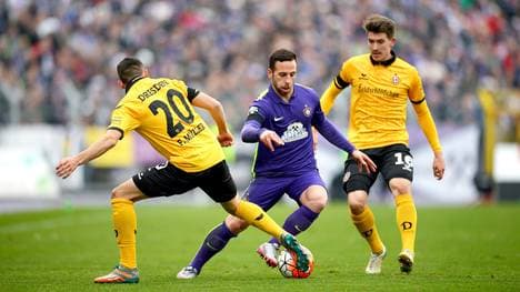 Calogero Rizzuto (M.) ist mit Erzgebirge Aue bei Dynamo Dresden zu Gast - LIVE auf SPORT1