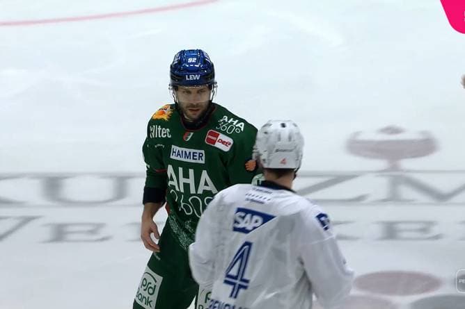 Aua! Brutaler Check führt zu Marathon-Prügelei