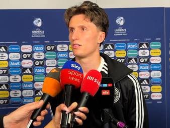 Die Enttäuschung nach der unglücklichen Final-Niederlage gegen England sitzt bei der deutschen U21 tief. Sie verpassen den perfekten Abschluss.