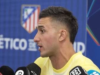 Atletico-Torwart Juan Musso weist Raphinhas Vorwürfe zurück, Barcelona sei beim CL-Aus benachteiligt worden, und betont, dass Atlético das Duell fair gewonnen hat.