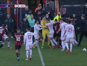 Das Spitzenspiel der Championship zwischen Bournemouth und Watford steht bis zum Schluss auf Messers Schneide. In der 97. Minute kochen dann die Emotionen über.