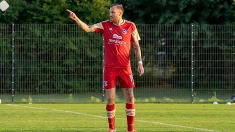 Ex-BVB-Star Kevin Großkreutz, inzwischen bei Amateur-Klub TuS Bövinghausen am Ball, verteidigt den kritisierten Niklas Süle