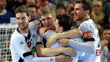 Zusammenhalten gegen Dänemark: Das DHB-Team muss Verletzungen trotzen