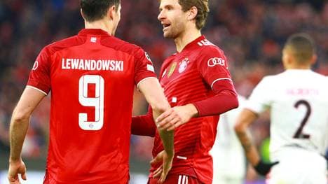 Für Thomas Müller (r.) kann es bei der Verleihung des Ballon d‘Or nur den Sieger Lewandowski geben
