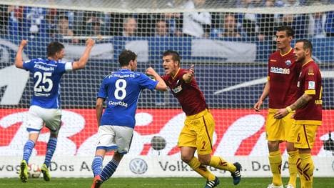FC Schalke 04 v SC Paderborn 07 - Bundesliga