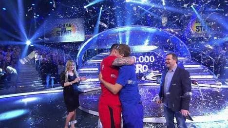 Kretzschmar und Bendzko umarmen sich nach Schlag den Star