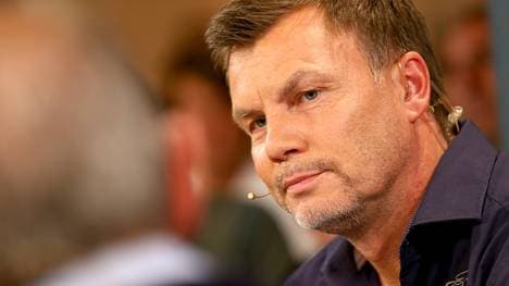 Thomas Helmer moderiert den CHECK24 Doppelpass bei SPORT1