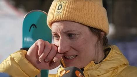 Lena Dürr gibt nach dem Rennen ein emotionales Interview