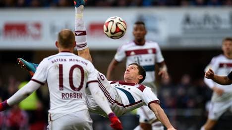 FBL-GER-BUNDESLIGA-PADERBORN-BAYERN-MUNICH Robert Lewandowski 