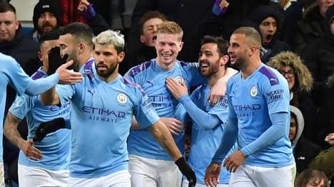 Kevin De Bruyne (Mitte) erzielte das zweite Tor für Manchester City 