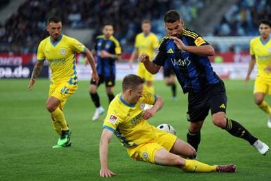 Relegation: Braunschweig legt vor