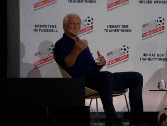 DFB-Sportdirektor Rudi Völler spricht am Rande des Internationalen Trainerkongresses über seine Rücktrittsgedanken nach dem Aus bei der Weltmeisterschaft.