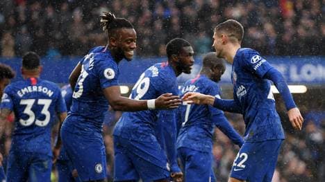 LONDON, ENGLAND - NOVEMBER 09: Christian Pulisic of Chelsea celebrates after scoring his team's second goal with teammate Michy Batshuayi during the Premier League match between Chelsea FC and Crystal Palace at Stamford Bridge on November 09, 2019 in London, United Kingdom. (Photo by Mike Hewitt/Getty Images)