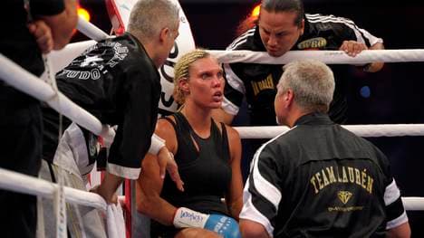 Christina Hammer v Mikaela Lauren - WBO, WBF Middleweight World Championship