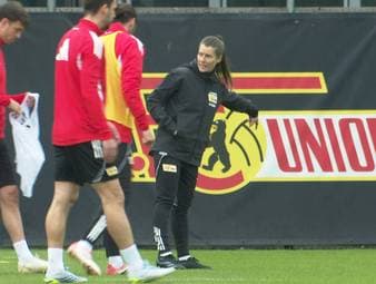 Marie-Louise Eta ist die erste weibliche Trainerin in der Geschichte der Bundesliga. Am Dienstagvormittag leitete sie ihre erste Einheit beim 1. FC Union Berlin.