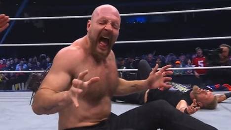 Jon Moxley steckte bei AEW Dynamite eine heftige Aktion ein