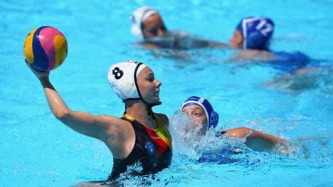 Wasserballerinnen in Baku