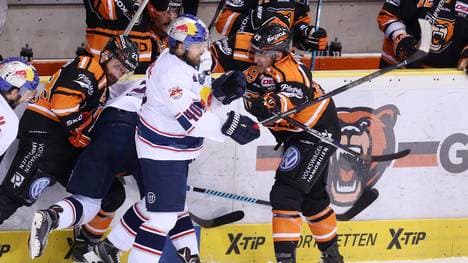 Grizzlys Wolfsburg v EHC Red Bull Muenchen- DEL Playoffs Final Game Four