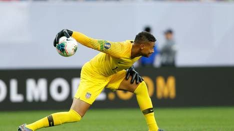 US-Keeper Zack Steffen greift bei Fortuna Düsseldorf an