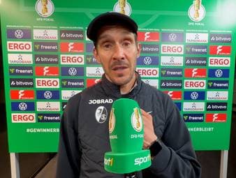 Der vermeintliche Führungstreffer des SC Freiburg zu Beginn der Verlängerung sorgt für reichlich Gesprächsstoff. Während bei Freiburg viel Enttäuschung herrscht, zeigt man beim VfB Verständnis.