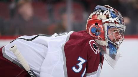 Colorado Avalanche v Arizona Coyotes