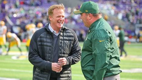 Roger Goodell (l.) stellt offenbar hohe Forderungen für seinen neuen Vertrag