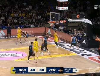 Die Highlights der Partie ALBA BERLIN - Science City Jena aus der Handball-Bundesliga im Video. 