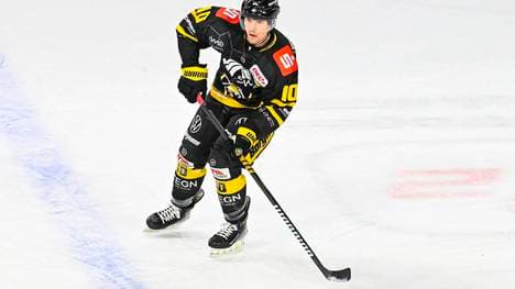 Christian Ehrhoff bei den Krefeld Pinuinen