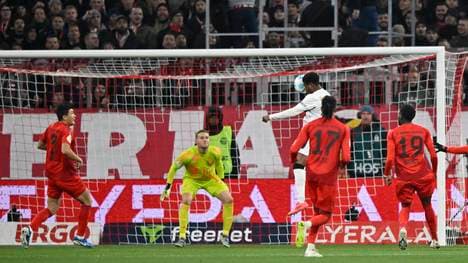 Nathan Tella köpfte Bayer Leverkusen gegen den FC Bayern im DFB-Pokal weiter