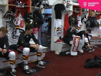 Im Rahmen des Deutschland Cups gibt es viele Einblicke in das Team von Trainer Harold Kreis. Vor dem Spiel gab es sogar einen Eindruck aus dem Allerheiligsten des Sports: der Kabine.