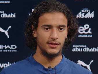 Ayyoub Bouaddi wechselt aus Lille in die Premier League. Bei Manchester City wird das Juwel groß empfangen - und spricht nun erstmals zu den Fans. 