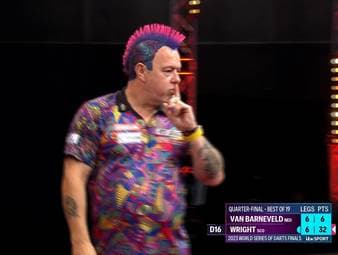 Peter Wright hat nach einer Aufholjagd gegen Raymond van Barneveld das Halbfinale der World Series of Darts Finals erreicht. Der Schotte entschied die letzten sieben Legs allesamt für sich.