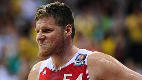 John Bryant schiebt im Urlaub Sonderschichten