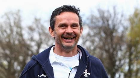 Dirk Schuster will die Köpfe der Spieler im Abstiegskampf frei bekommen