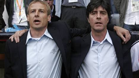 Jürgen Klinsmann und Joachim Löw beim WM-Auftakt 2006