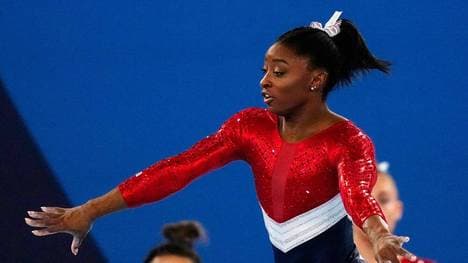 Simone Biles steigt unerwartet aus dem Wettbewerb aus