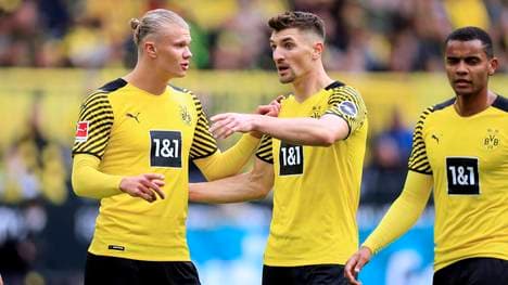 Thomas Meunier (Mitte) hatte ein Angebot vom FC Barcelona vorliegen