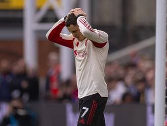 Nach dem Wechsel in die Premier League hatte Florian Wirtz einige Probleme, sich an die neue Liga zu gewöhnen. Der ehemalige Liverpool-CEO, Peter Moore, meldet sich nun zu Wort und erklärt, warum der Reds-Star solche Probleme hat.