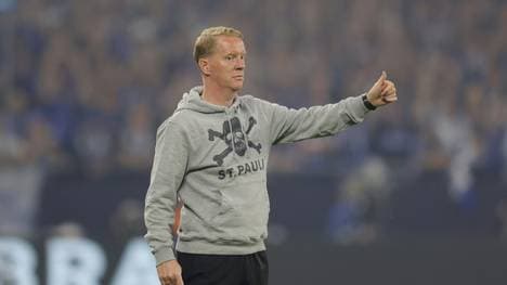 Daumen hoch: Timo Schultz gewinnt das Hamburger Derby