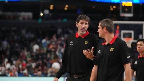 Bundestrainer Álex Mumbrú (l.) 