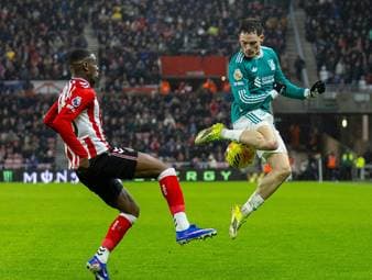 Liverpool siegt - ManCity macht Druck