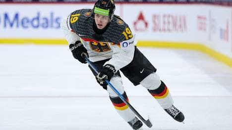 Dustin Willhöft im DEB-Trikot
